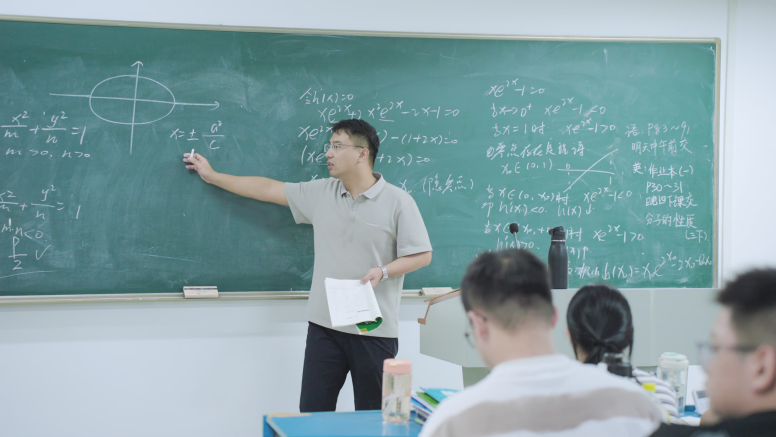 高三名师推荐|专业带头人、&ldquo;优秀青年教师&rdquo;、数学&ldquo;大神&rdquo;王言一
